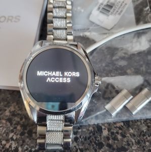 Michael Kors Bradshaw 2